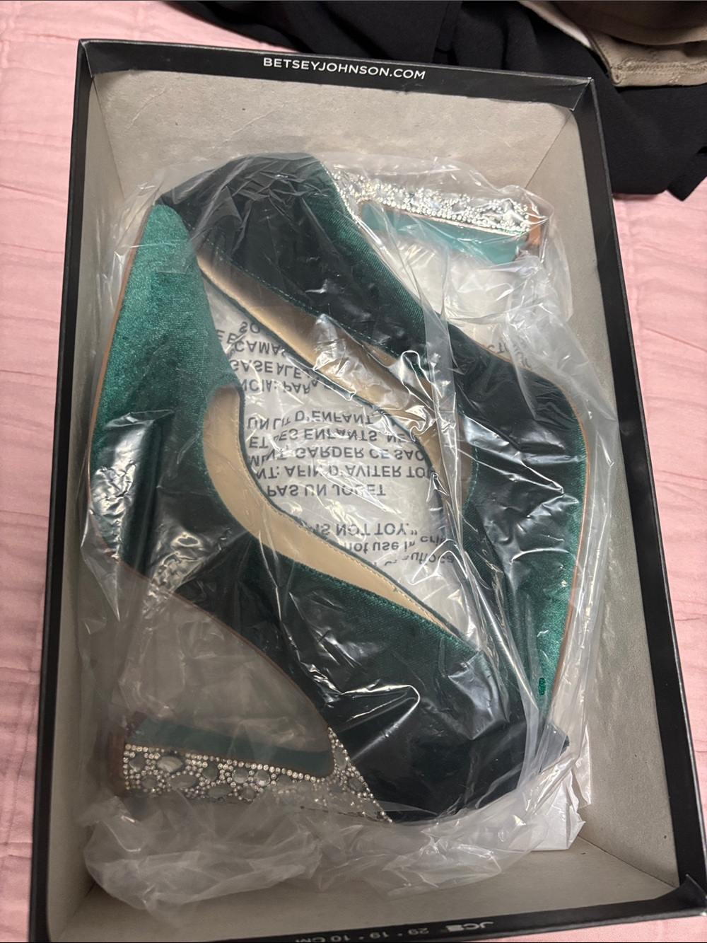 Betsey Johnson Green Velvet Pointed-Toe Pumps - Picture 8 of 10